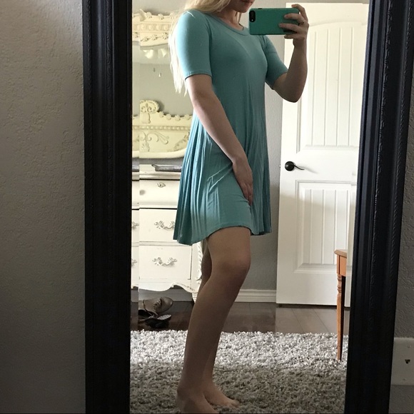 Dress - Picture 2 of 2